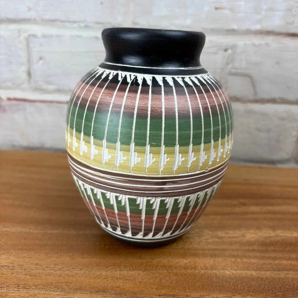 Vintage Southwest‎ Studio Pottery Vase 6 in – Hand Carves & Earthtone Banding